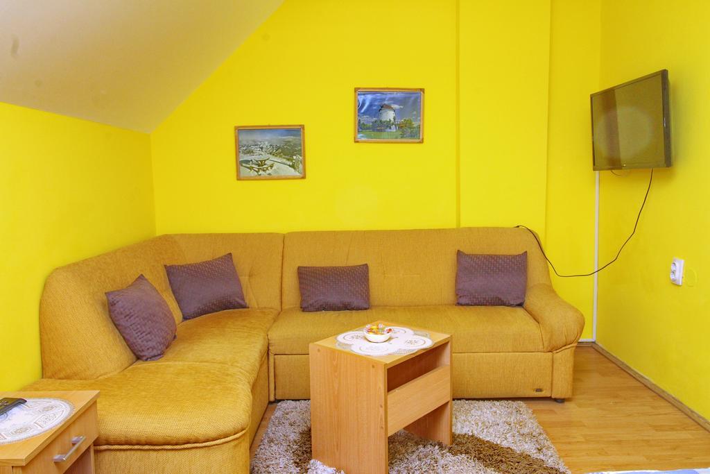 Apartments Junior ズラティボール エクステリア 写真